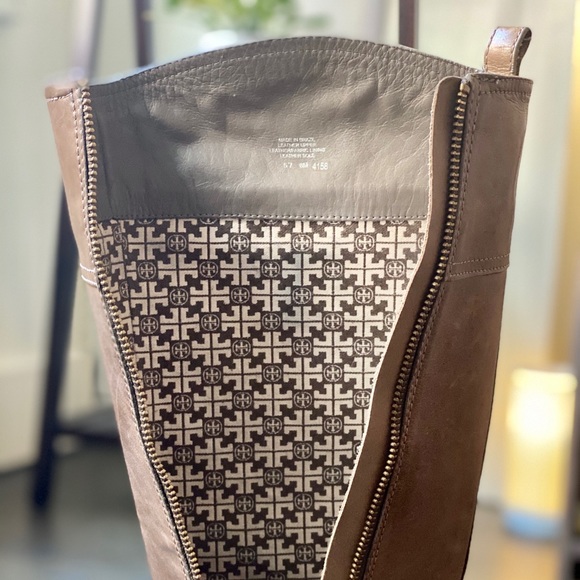 TORY BURCH Excellent Condition! - Picture 11 of 16